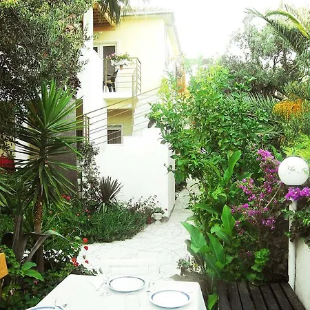 Lägenhet Antonio - One Bedroom With Terrace D